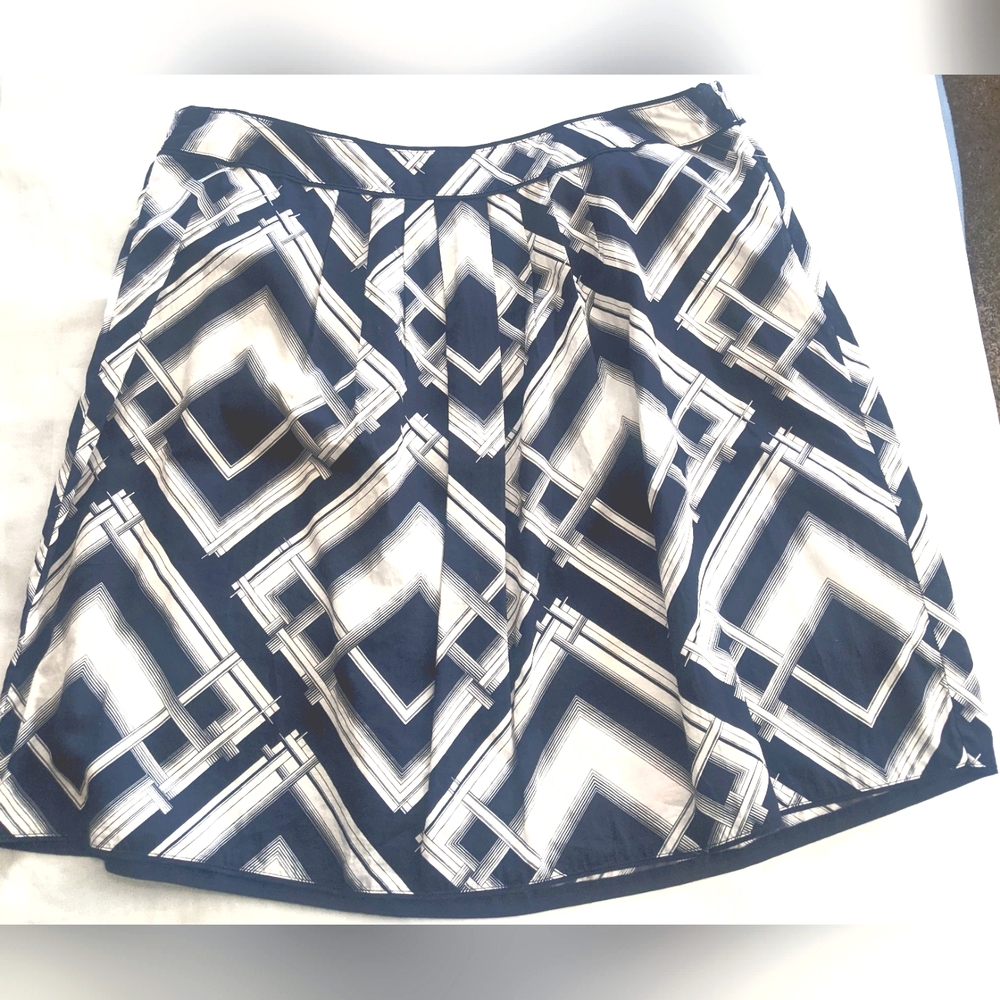 Talbots Women's  Geometric Print Pleated Swing Skirt - Picture 2 of 9